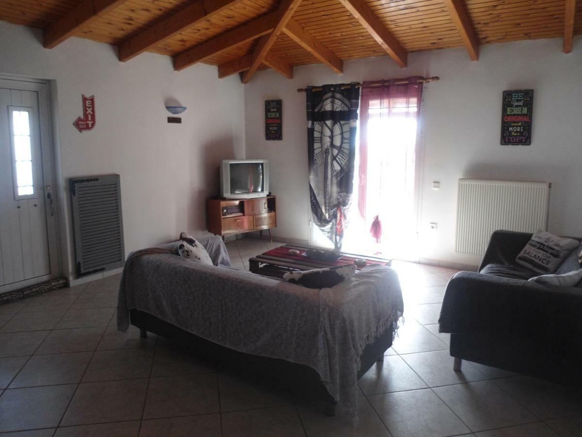 Sunny Apartment 15 Min From Airport And Sea Artemida  Dış mekan fotoğraf
